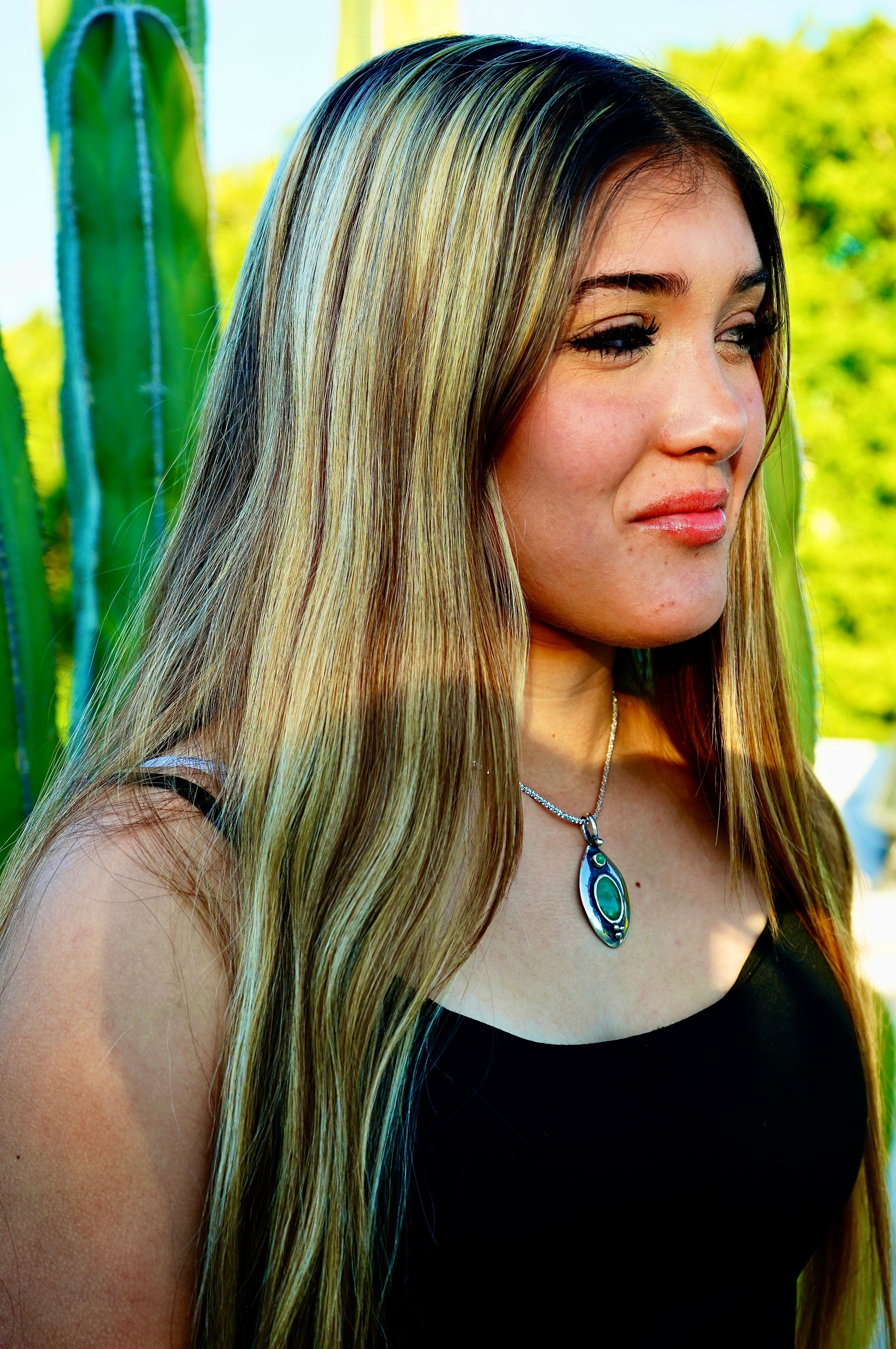 JADE PENDANT WITH SPARKLING CHAIN